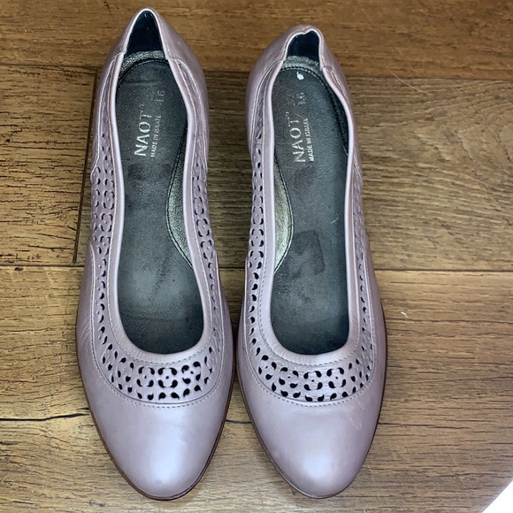 NAOT Mauve chunky heel dress shoes.NWOT - Picture 5 of 6
